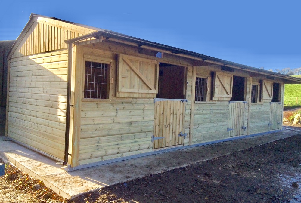 Triple Mobile Stable Block